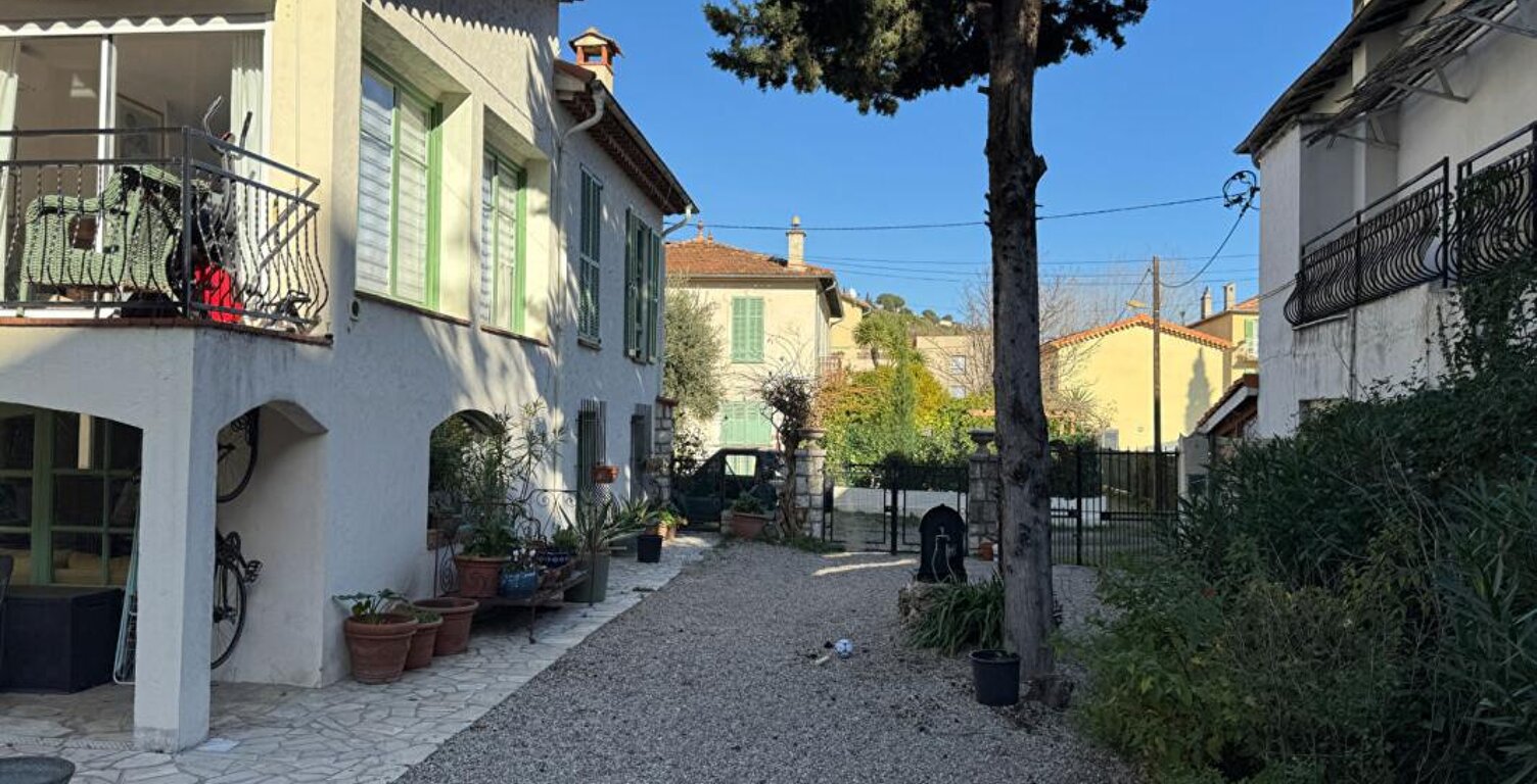 Vence  Centre Ville, Maison de Ville 5 Piéces 114 m2 — photo 1