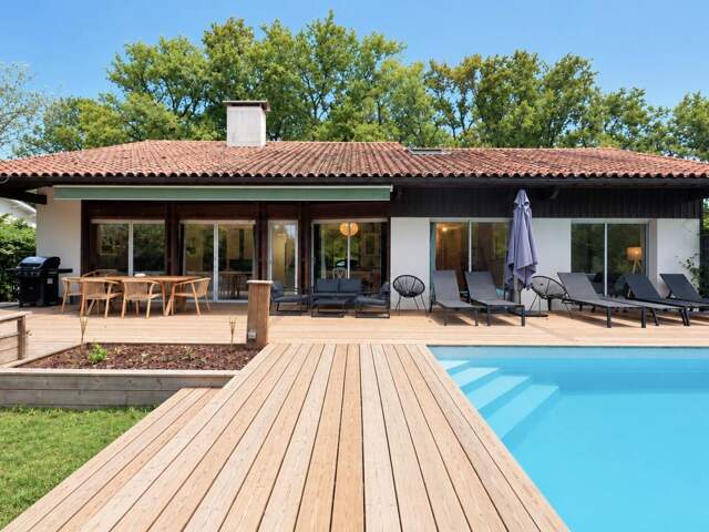VILLA LUMINEUSE AVEC PISCINE — photo du bien