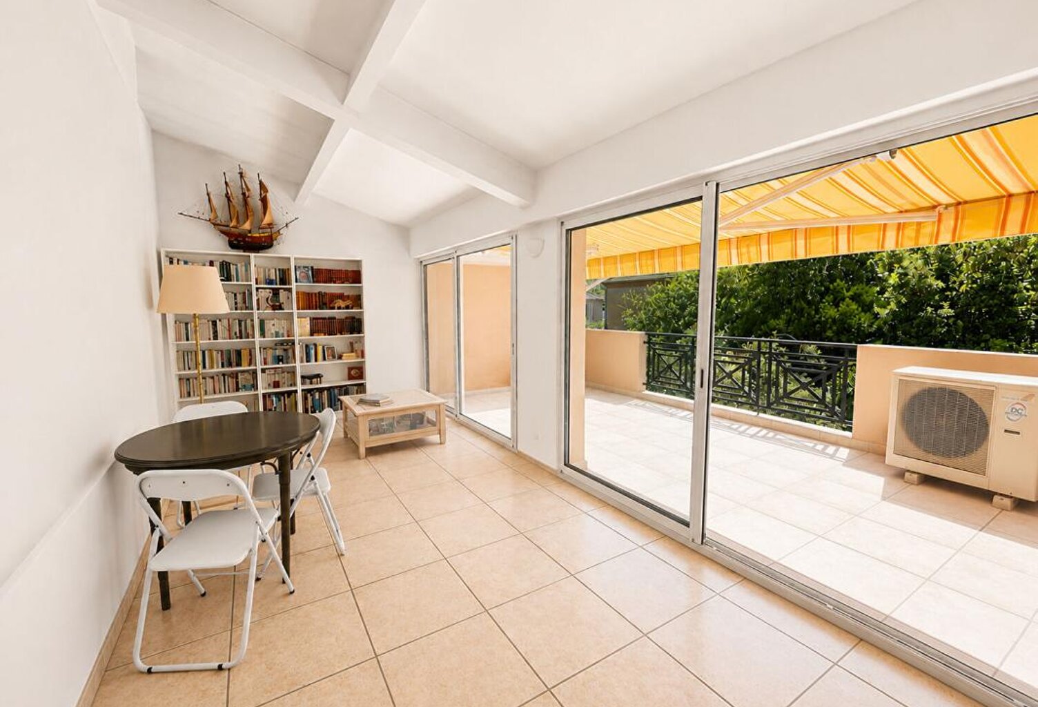 Appartement 4 pièces en dernier étage avec terrasse — photo 1