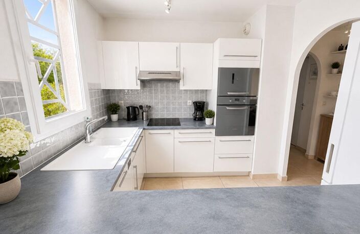Appartement 4 pièces en dernier étage avec terrasse — photo 2