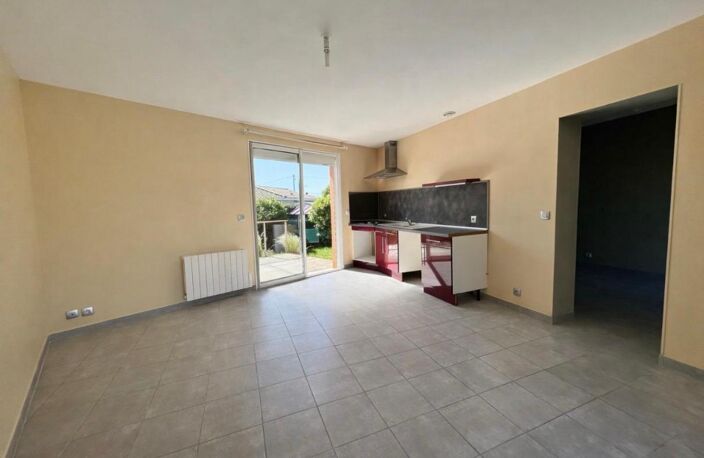 Maison de ville au coeur de Saint-André de Cubzac (33240) - 94 m2 habitables - 5 Pièces - 3 Chambres - Terrain  de 480 m2 - Piscinable — photo 4