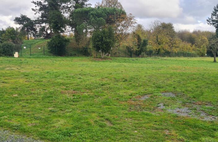 Terrain constructible, libre de constructeur, non viabilisé, Gorges 1161 M² avec 401 M² en zone Uc — photo 4
