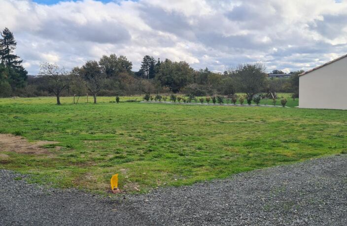 Terrain constructible, libre de constructeur, non viabilisé, Gorges 1161 M² avec 401 M² en zone Uc — photo 5