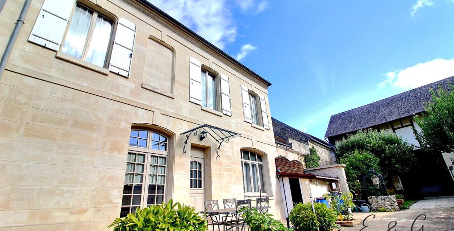 BURY 60250 - Maison bourgeoise 3 chambres, bureau et grande grange sur 429m² — photo 1
