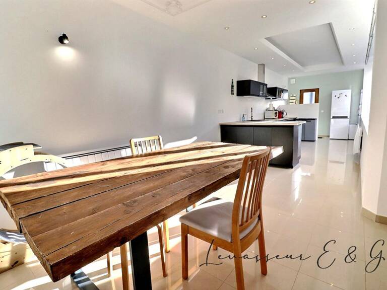 MÉRU CENTRE - APPARTEMENT ENTIÈREMENT RÉNOVÉ 61.64m² - REZ-DE-CHAUSSÉE - 2 STATIONNEMENTS — photo 1