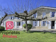 A 15 mn de Blaye - Au calme belle Girondine de village en pierre rénovée - 1970m2 habitables -7P- 4 Chambres -  1920 m2 de Terrain - Piscine -Parc Arboré — photo 4