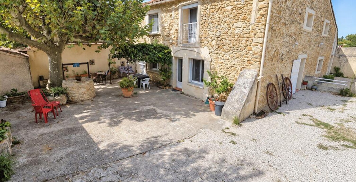 Mas en pierres de 216 m² avec 5 chambres - 3 dépendances aménagées - 1 grange de 106 m² - 1 atelier de 46 m² à ORANGE OUEST - 485 000 — photo 1
