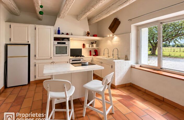 Mas en pierres de 216 m² avec 5 chambres - 3 dépendances aménagées - 1 grange de 106 m² - 1 atelier de 46 m² à ORANGE OUEST - 485 000 — photo 4