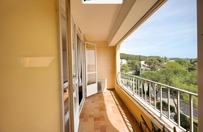 Appartement T4 91,73 m2  Garage Ascenseur à Draguignan — photo 3