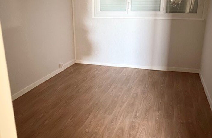 Leasing Appartement 3  pièces 65 m² Le Blanc — photo 2