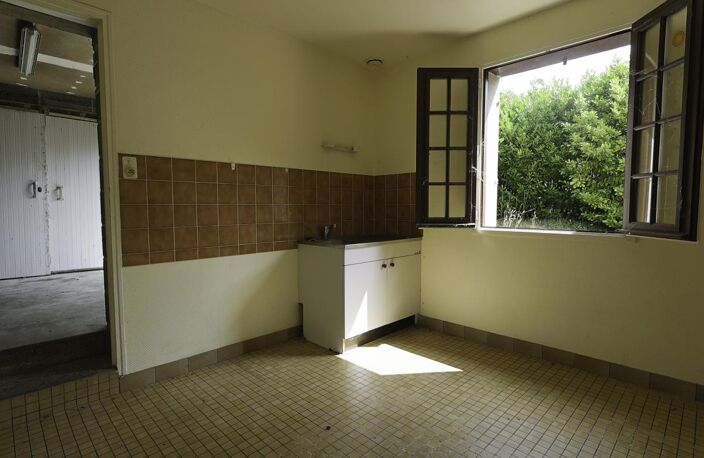Maison - 107 m² - Isigny-le-Buat (50) — photo 3