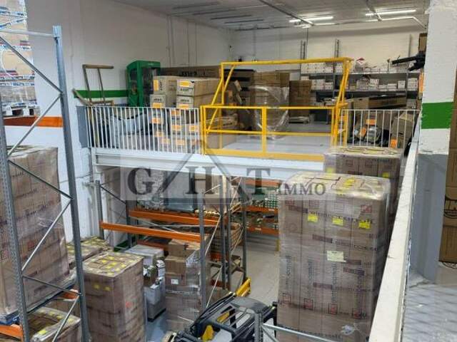ENTREPOT BUREAUX 1520M2 A VENDRE CHENNEVIERES SUR MARNE — photo du bien