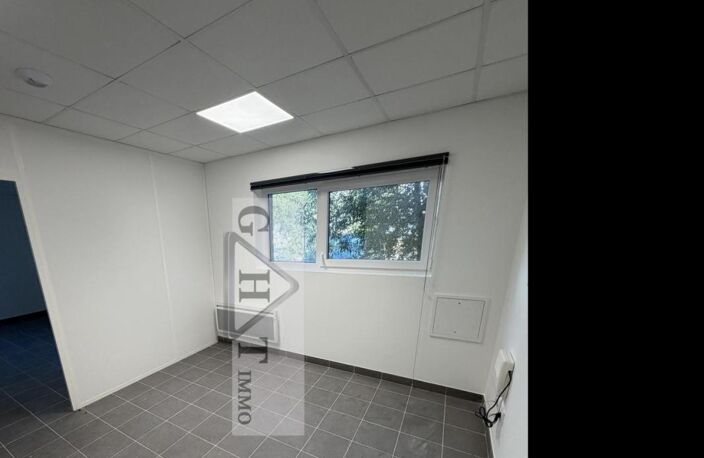 A louer Local d'activité de 314m2 — photo 4