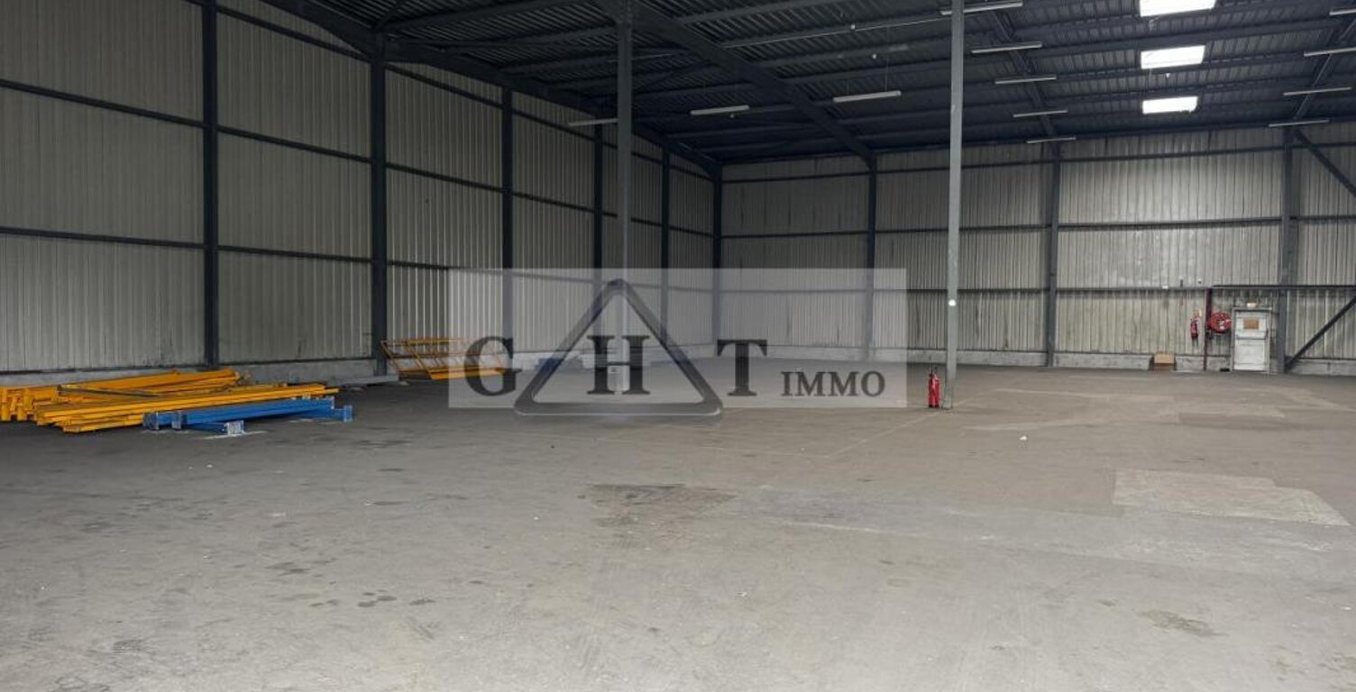 ENTREPOT 1300M2 A LOUER LE PLESSIS PATÉ — photo 1