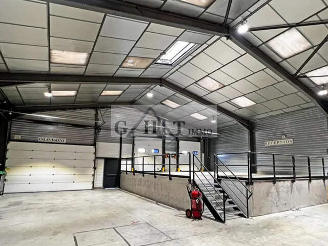 ENTREPOT 972 M² A VENDRE A ST FARGEAU — photo du bien