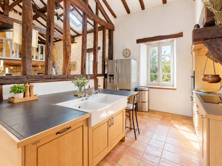 Maison de 7 pièces de 203 m² à Touffailles — photo 1