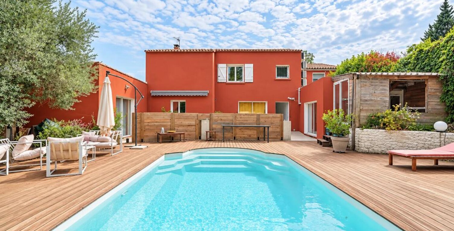 PLAISSAN (34230) – ENSEMBLE IMMOBILIER – 5 APPARTEMENTS – TERRAIN 1 055 M² – PISCINE – POTENTIEL LOCATIF — photo 1