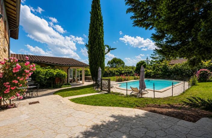 Maison de 10 pièces de 236 m² à Frontonas — photo 2