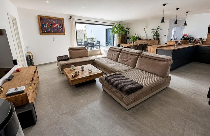 SÉRIGNAN – VILLA CONTEMPORAINE 160 M² – 5 CHAMBRES – PISCINE – À 800 M DE LA PLAGE — photo 4