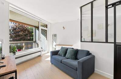 Studio avec coin nuit et balcon loggia situé à Paris 15 — photo du bien