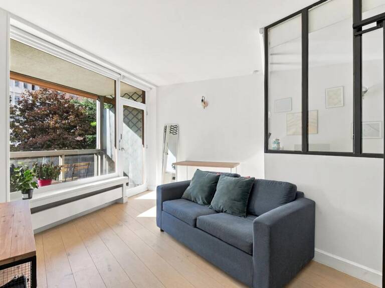 Studio avec coin nuit et balcon loggia situé à Paris 15 — photo 1