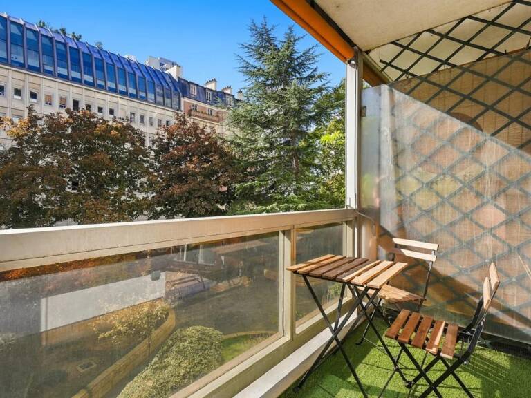 Studio avec coin nuit et balcon loggia situé à Paris 15 — photo 1