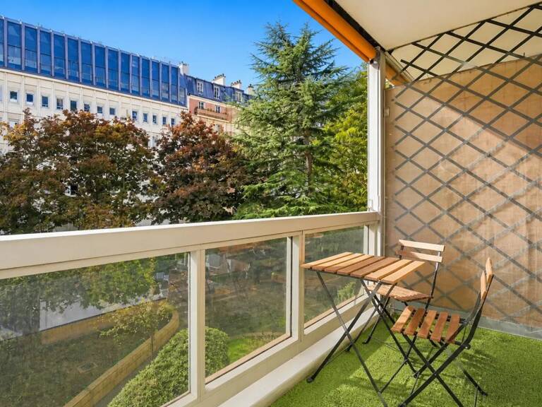 Studio avec coin nuit et balcon loggia situé à Paris 15 — photo 1