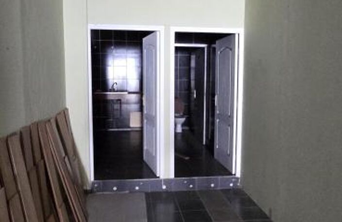 A LOUER LOCAL DE 73M² ENV ST PIERRE CENTRE — photo 4