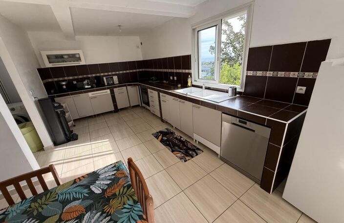 Maison F5/6 meublée de 120 m2 à La Rivière Saint Louis centr — photo 4