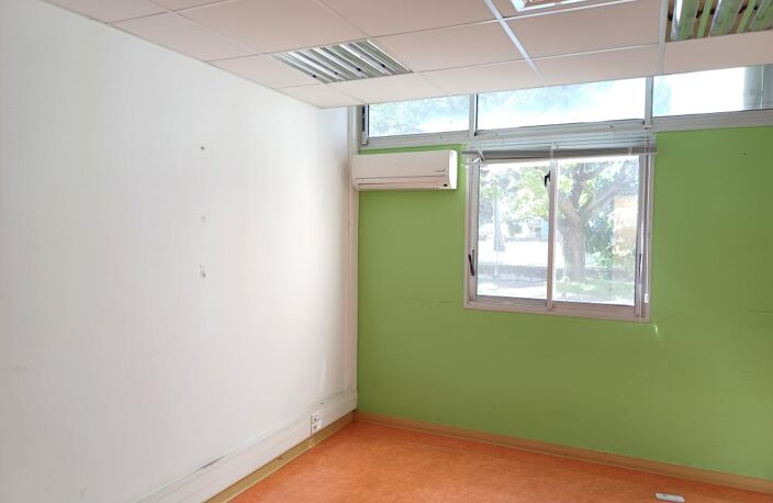 Bureaux 267 m² avec 8 parkings — photo 3