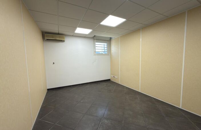 BUREAUX 366 M² À LOUER – SAINT-DENIS — photo 4