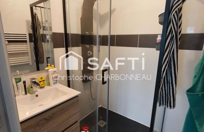 MAISON RECENTE DE 5 PIECES 105 M2 EN CENTRE BOURG — photo 5