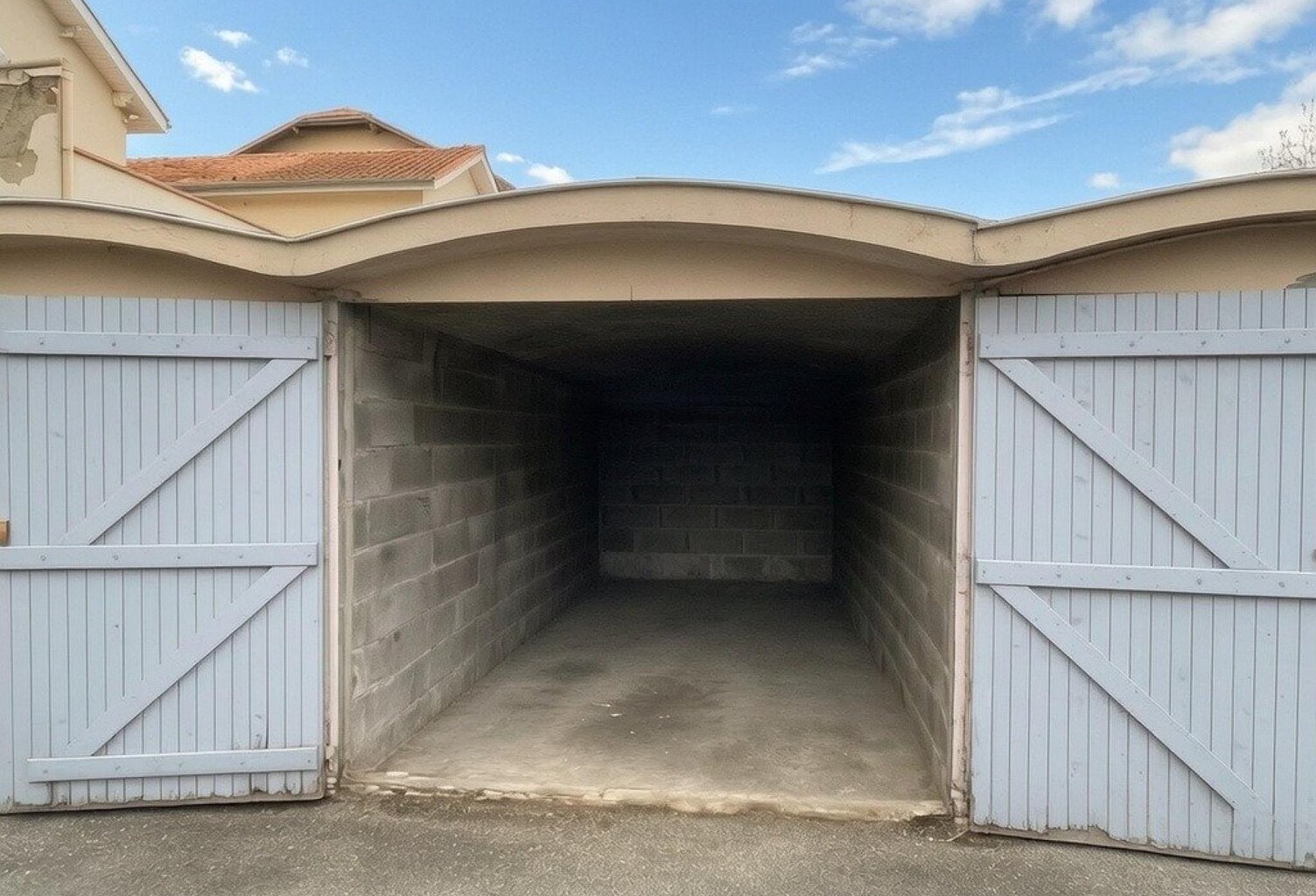 Garage fermé plain-pied  proximité St-Cyprien — photo 1
