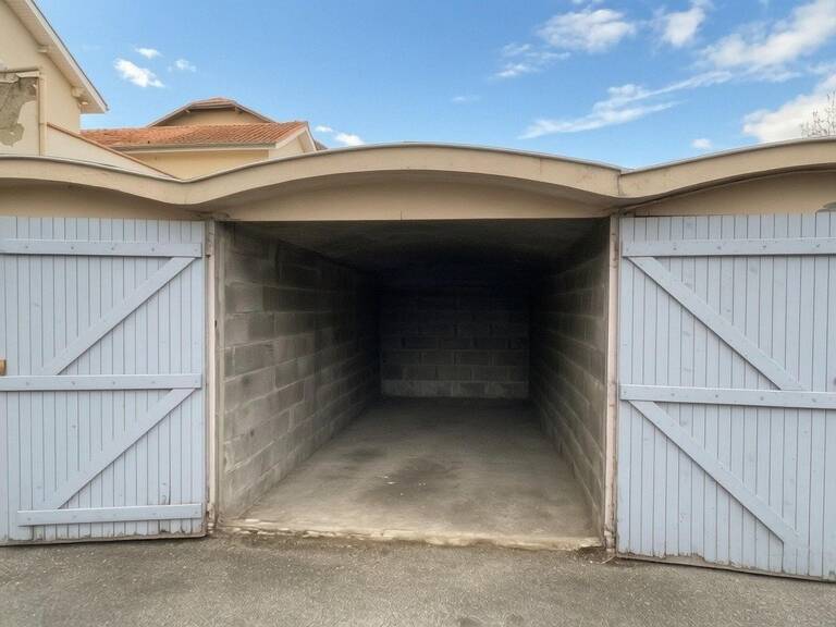 Garage fermé plain-pied  proximité St-Cyprien — photo 1