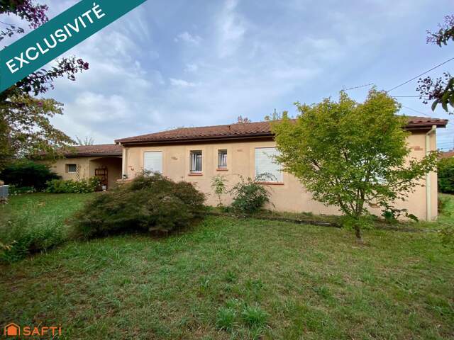 maison avec double garage — photo du bien