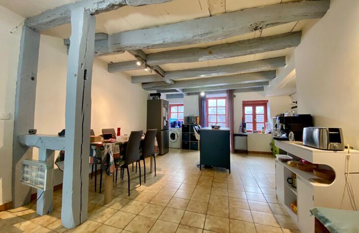 Maison de Ville avec extérieur — photo 4