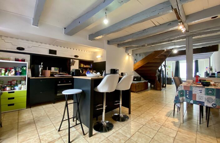 Maison de Ville avec extérieur — photo 5