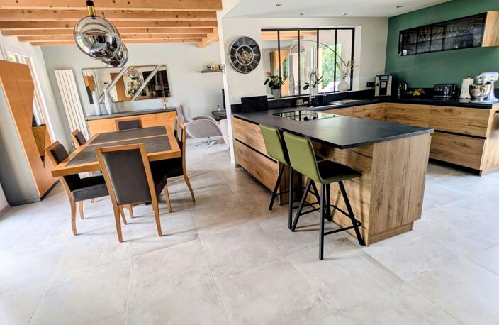 Maison de 95 m², 3 chambres, sous-sol, garages. — photo 3