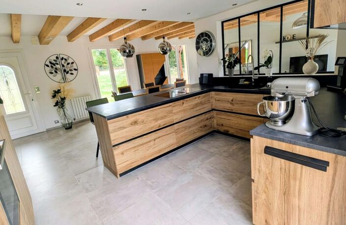 Maison de 95 m², 3 chambres, sous-sol, garages. — photo 4