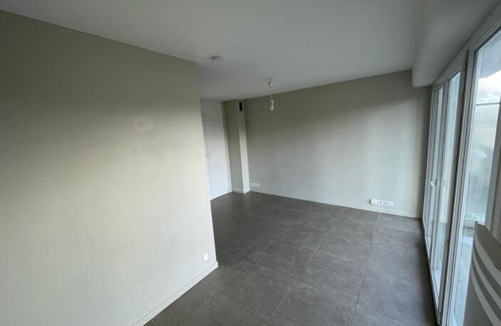 Location appartement 1 pièce 24 m² à Toulouse (31500) — photo 3