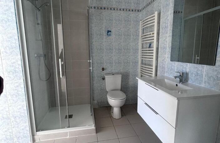 Location maison 5 pièces 110 m² à Le Soler (66270) — photo 4