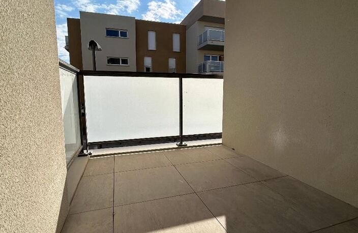 Location appartement 1 pièce 30 m² à Elne (66200) — photo 2
