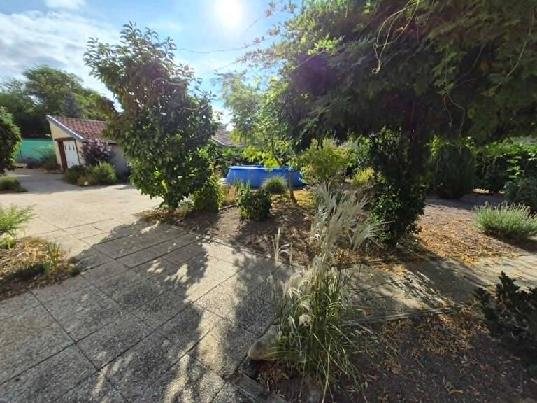 Maison de charme à vendre à Vaudrémont, havre de paix et d'élégance — photo 1