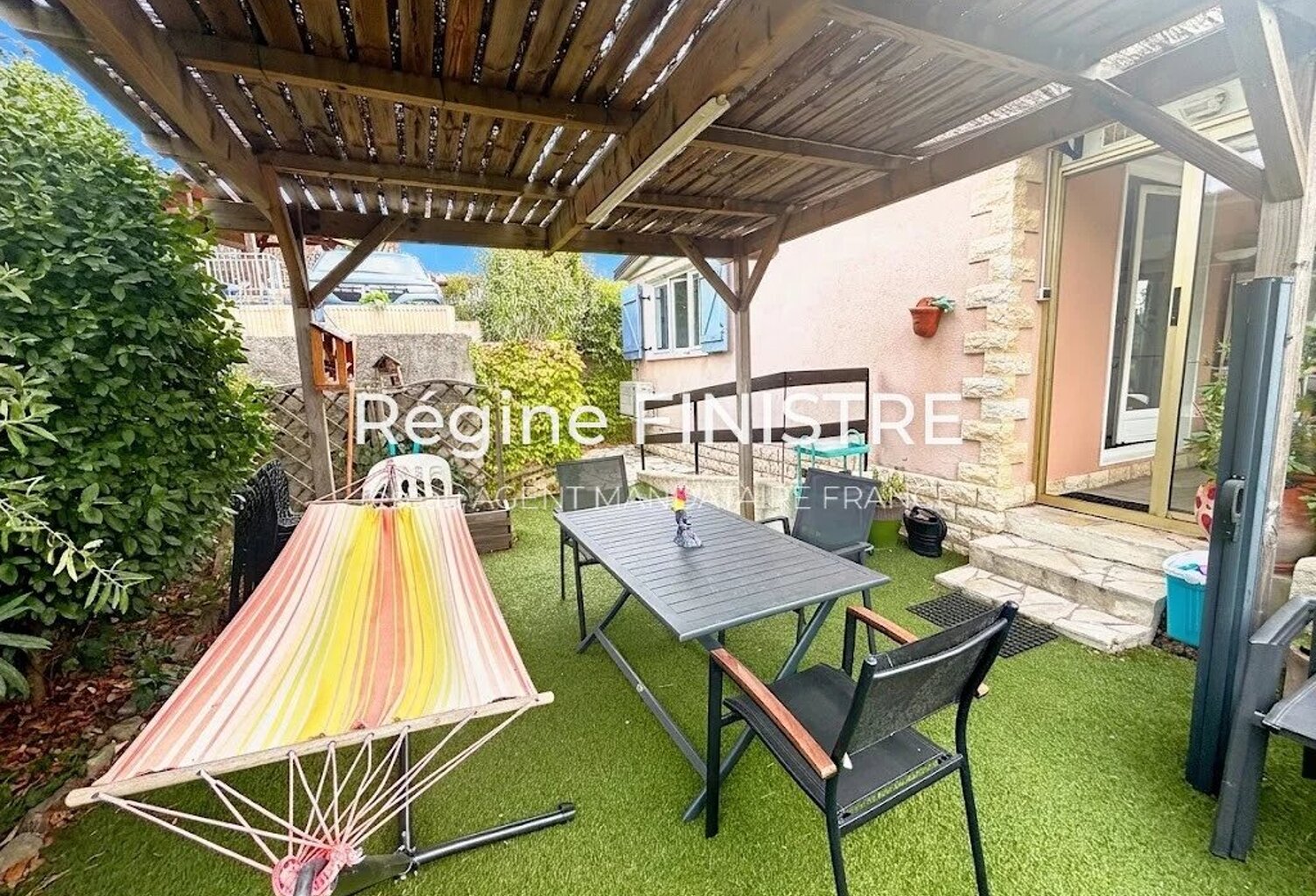 ROQUEBRUNE-SUR-ARGENS CHALET T4 DE 82 M² AVEC VÉRANDA, TERRASSE ET CAVE — photo 1