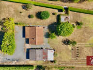 Maison de plain pied avec double garage et dépendance. — photo 3