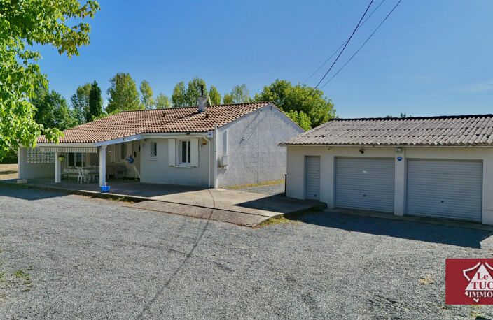 Maison de plain pied avec double garage et dépendance. — photo 4