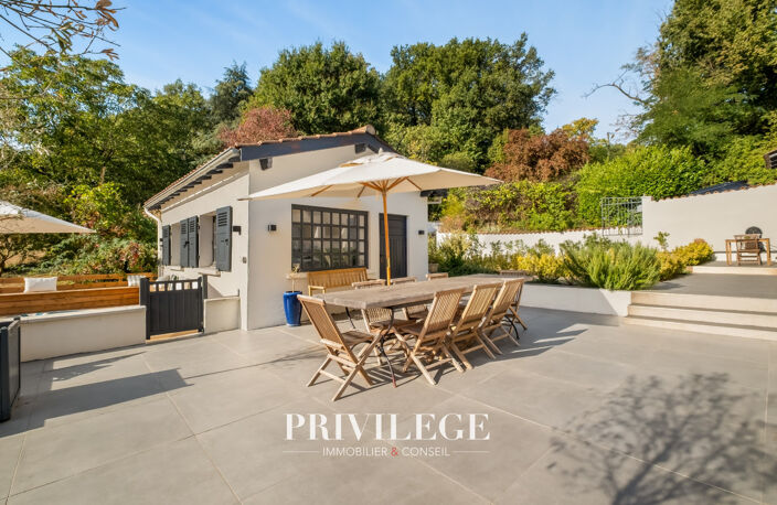 Reyrieux   Maison de charme rénovée, dépendance et 4 300 m2 — photo 4
