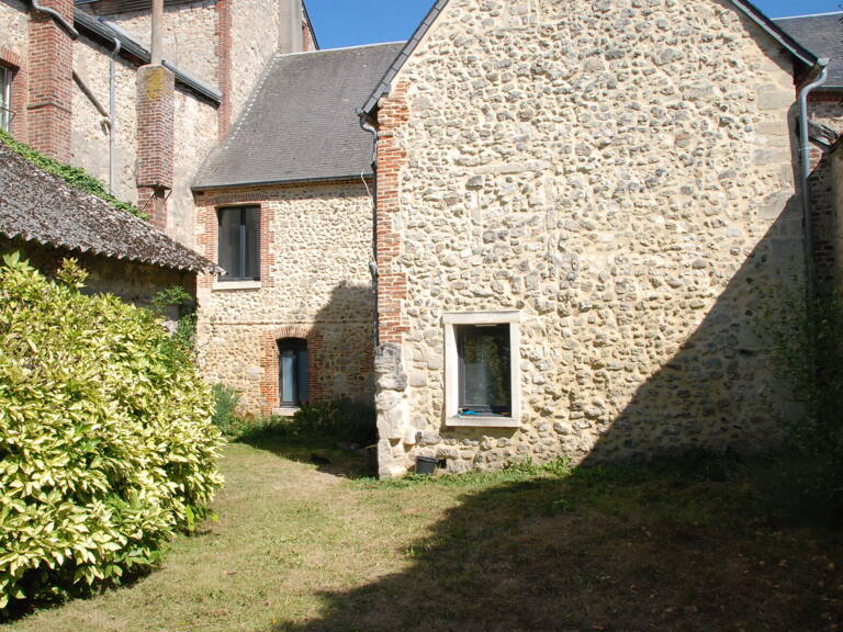 FECAMP IMMEUBLE DE RAPPORT DANS UNE MAISON BRIQUES ET SILEX AVEC JARDIN ET DEPENDANCES — photo 1