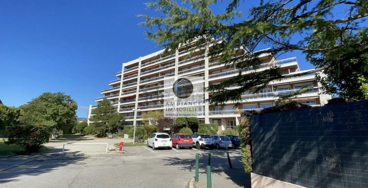 Appartement avec terrasse en hyper centre — photo 1