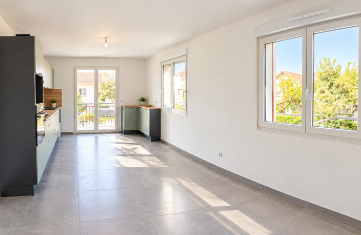 Appartement T4 entièrement rénové avec terrasse — photo 2